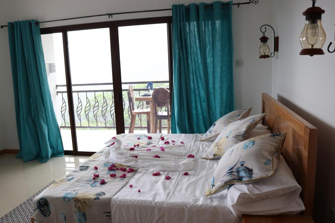 Tama'S Holiday Apartment วิกตอเรีย ภายนอก รูปภาพ
