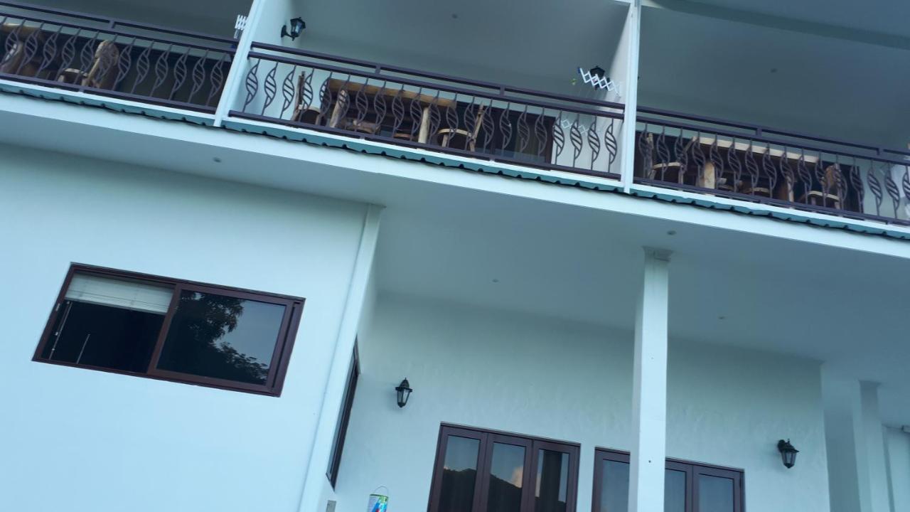 Tama'S Holiday Apartment วิกตอเรีย ภายนอก รูปภาพ